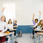 Enfant heureux à l’école à Casablanca
