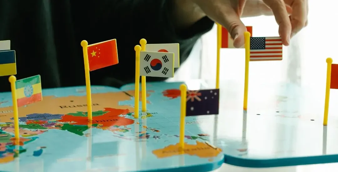 Éducation plurilingue : enfants apprenant plusieurs langues